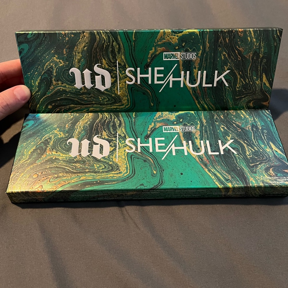 UD - Urban Decay -  Marvel She Hulk eyeshadow palette
